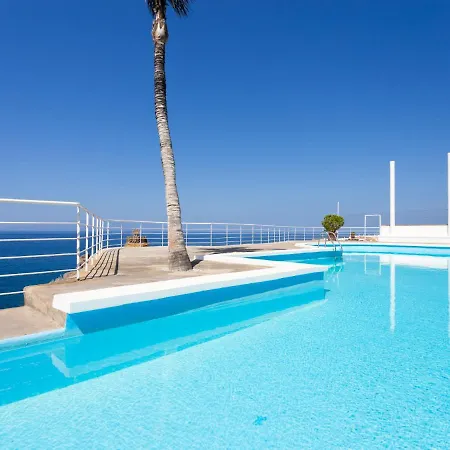 Apartment Blue Isora